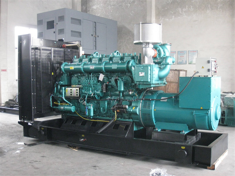 贡井200KW 柴油发电机的油耗是多少?