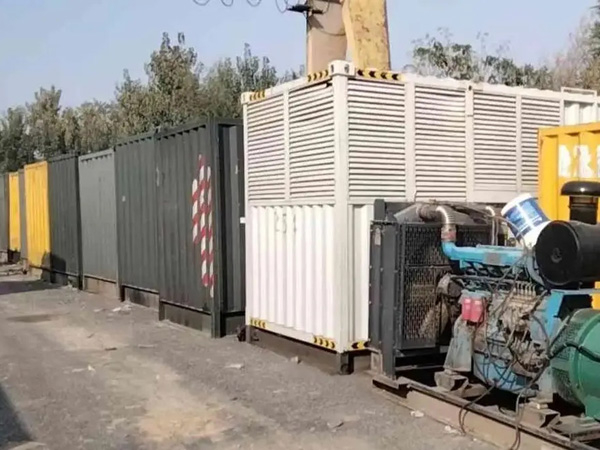 贡井200KW柴油发电机机组每小时油耗是多少？